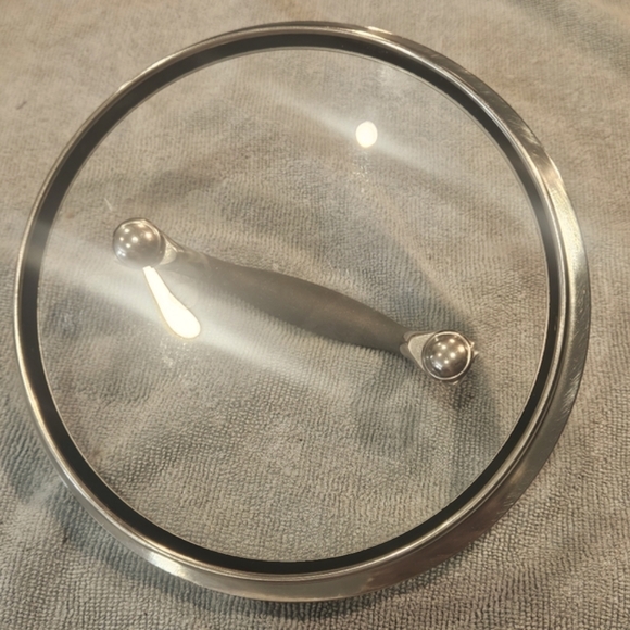 Pampered Chef Executive Nonstick 3-Quart Saucepan REPLACEMENT LID ONLY - Picture 3 of 4